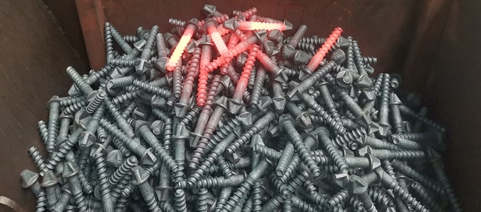 China Railway Track Sleeper Screw Spikes China Railway Track Sleeper Screw Spikes